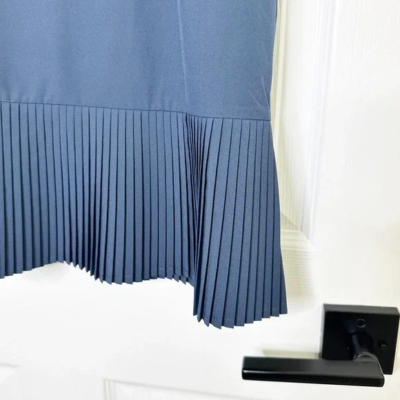 Spanx Yes Pleats Pleated Hem Tee Women Medium Navy Blue Excellent Short Sleeve - Picture 5 of 9